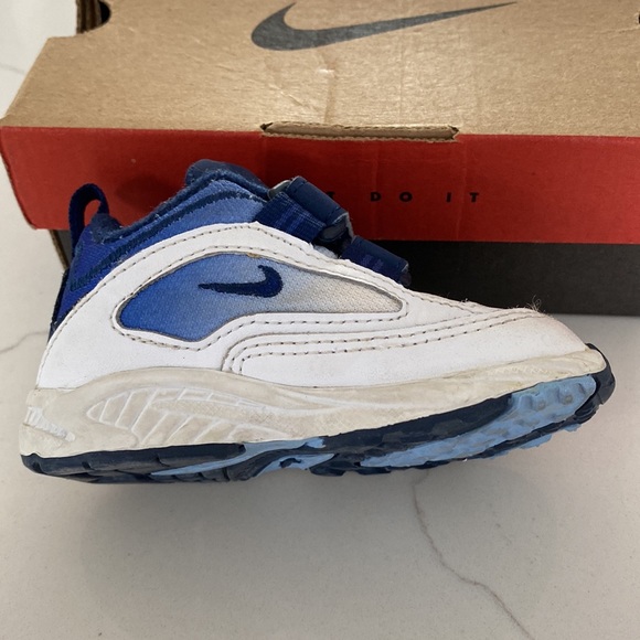 Nike Baby Velcro Sneakers  Sz 4c - Picture 5 of 10